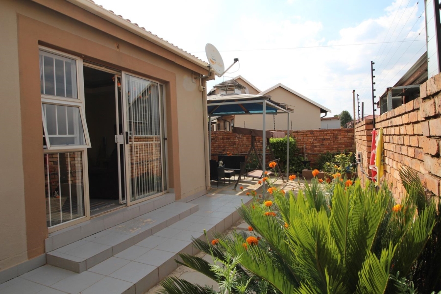 3 Bedroom Property for Sale in Noordwyk Gauteng