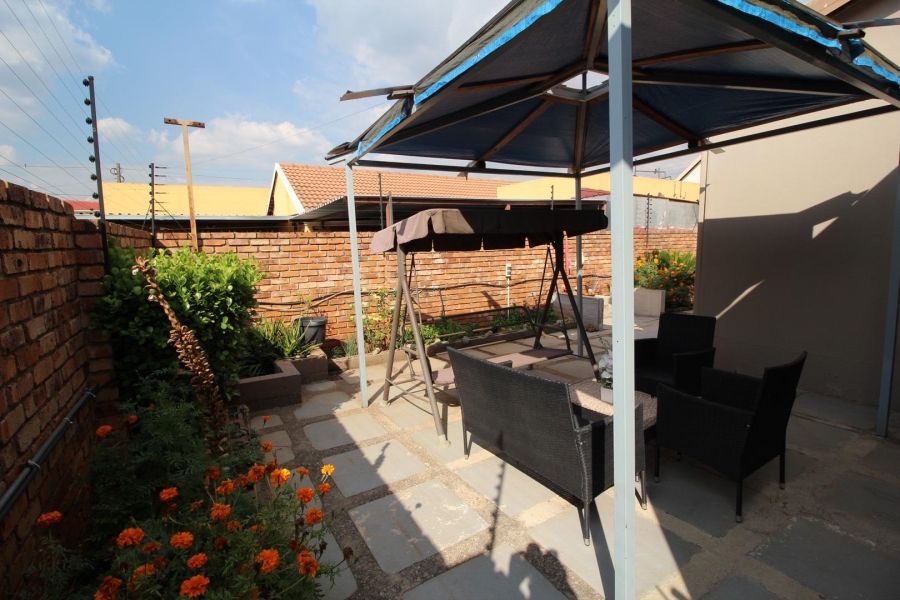 3 Bedroom Property for Sale in Noordwyk Gauteng