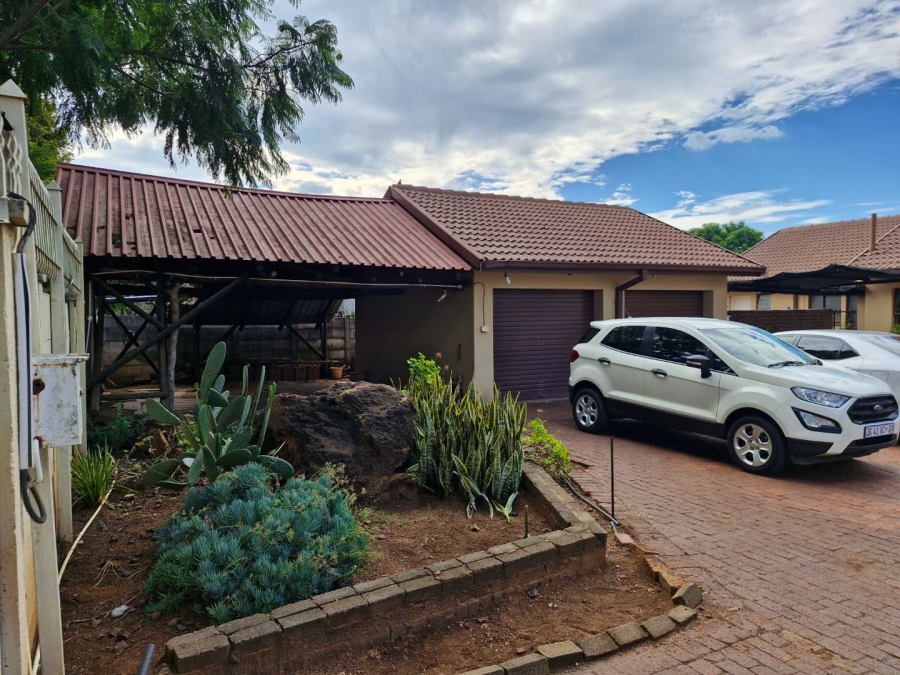 3 Bedroom Property for Sale in East Lynne Gauteng