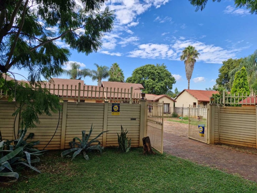 3 Bedroom Property for Sale in East Lynne Gauteng