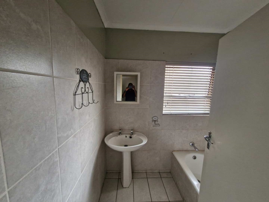 3 Bedroom Property for Sale in East Lynne Gauteng