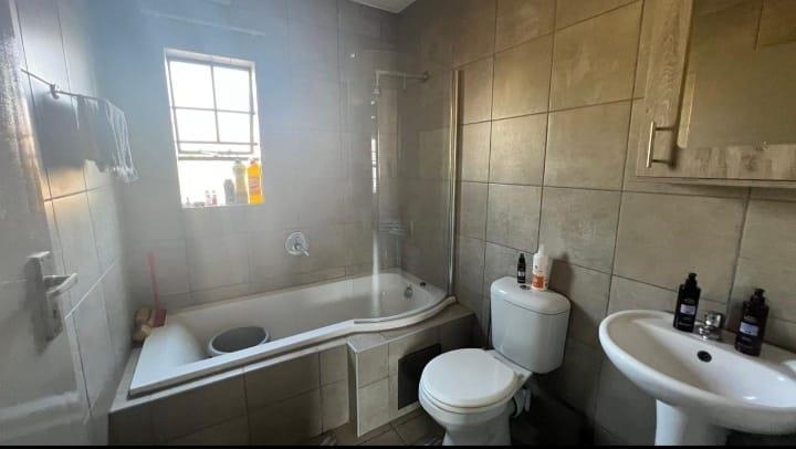 2 Bedroom Property for Sale in Montana Tuine Gauteng