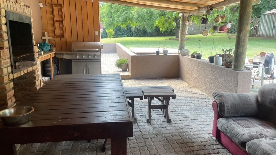 4 Bedroom Property for Sale in Esther Park Gauteng