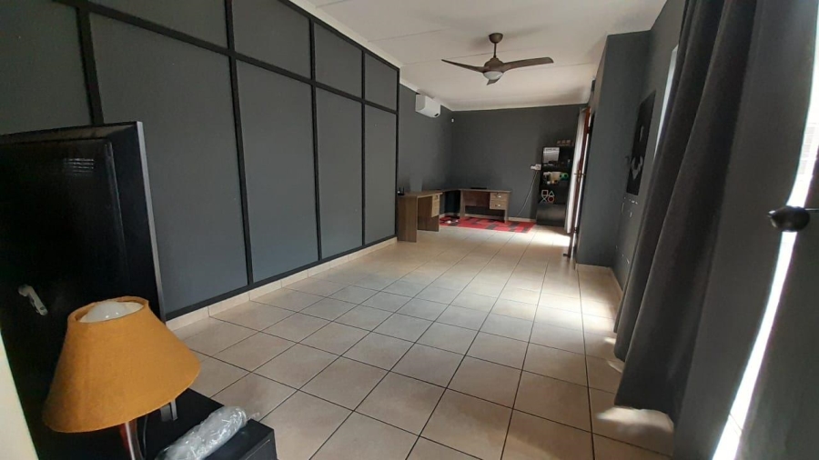 4 Bedroom Property for Sale in Birchleigh Gauteng