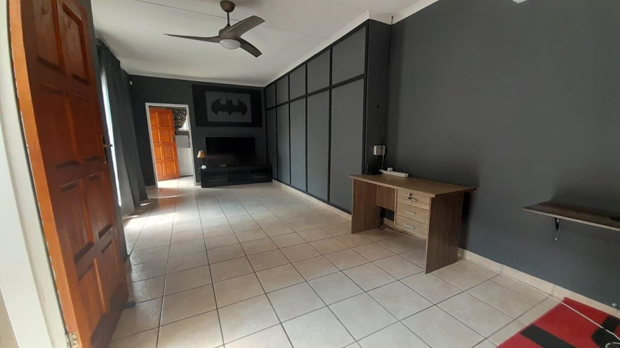 4 Bedroom Property for Sale in Birchleigh Gauteng