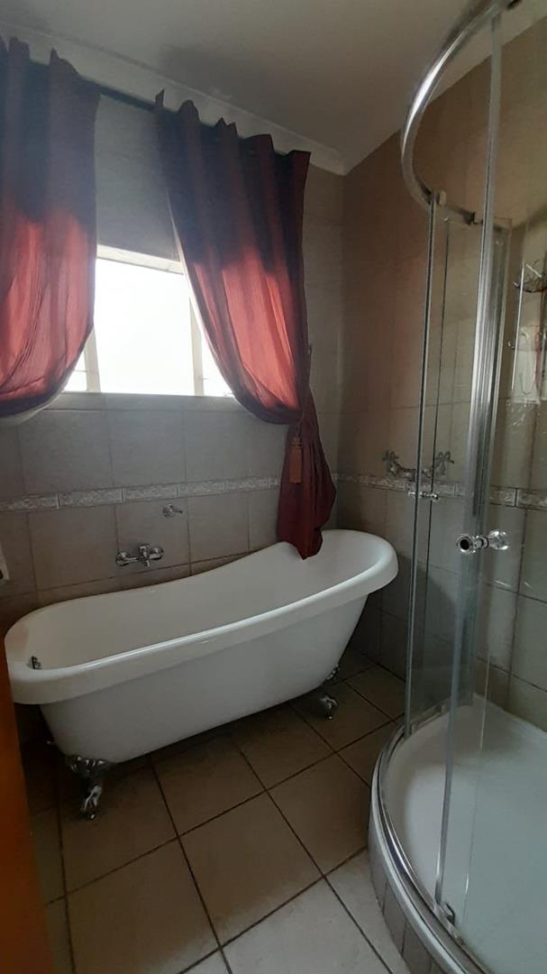 4 Bedroom Property for Sale in Birchleigh Gauteng