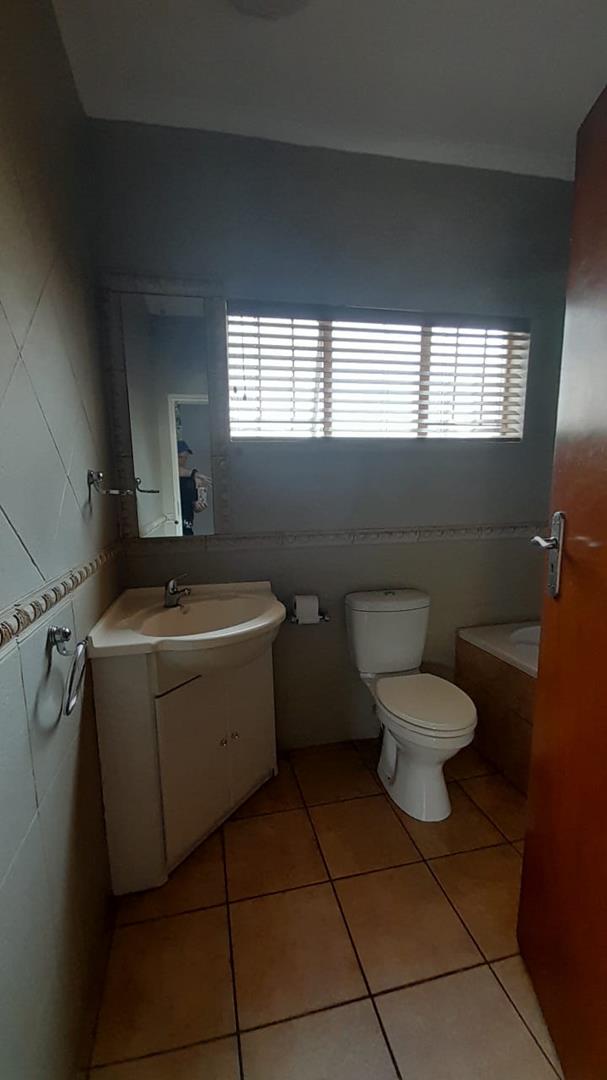 4 Bedroom Property for Sale in Birchleigh Gauteng