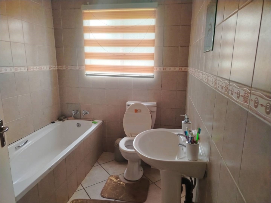 2 Bedroom Property for Sale in Terenure Gauteng