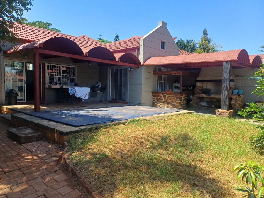 3 Bedroom Property for Sale in Birchleigh North Gauteng