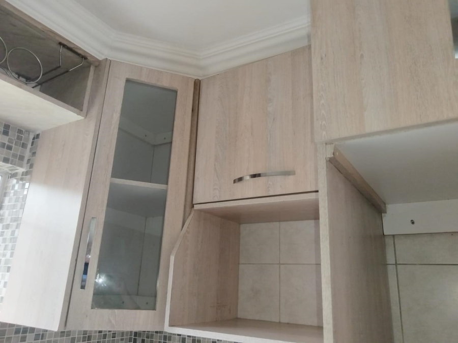 2 Bedroom Property for Sale in Glen Marais Gauteng