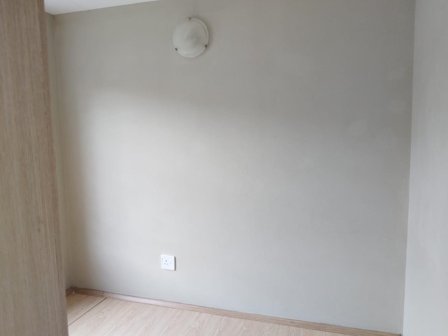 2 Bedroom Property for Sale in Glen Marais Gauteng