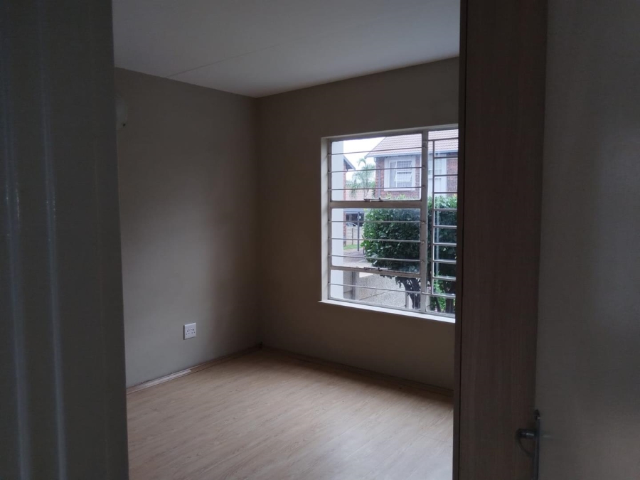 2 Bedroom Property for Sale in Glen Marais Gauteng