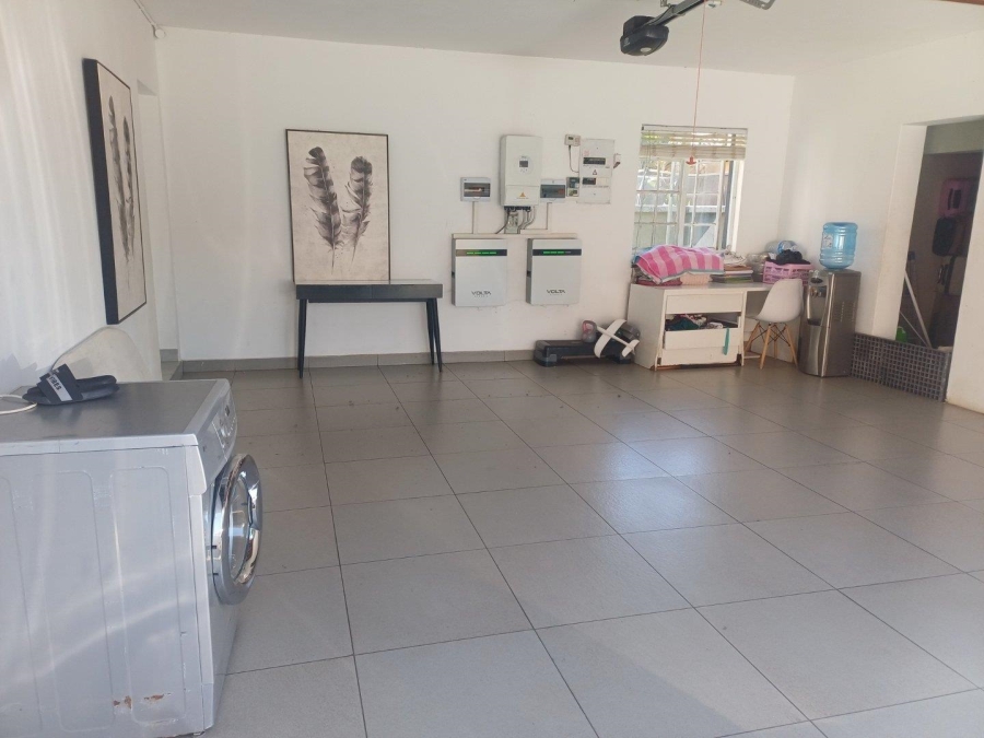 4 Bedroom Property for Sale in Glen Marais Gauteng