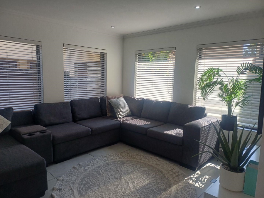 4 Bedroom Property for Sale in Glen Marais Gauteng