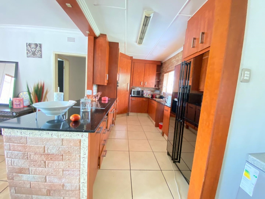 4 Bedroom Property for Sale in Birchleigh Gauteng