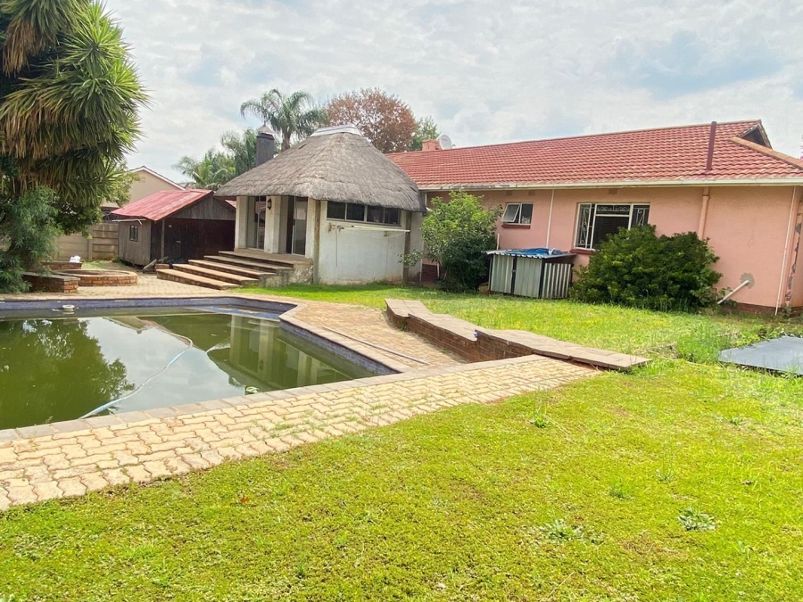 4 Bedroom Property for Sale in Birchleigh Gauteng