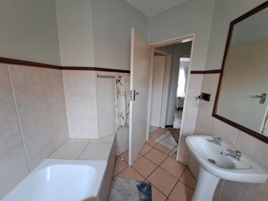 3 Bedroom Property for Sale in Eco Park Gauteng