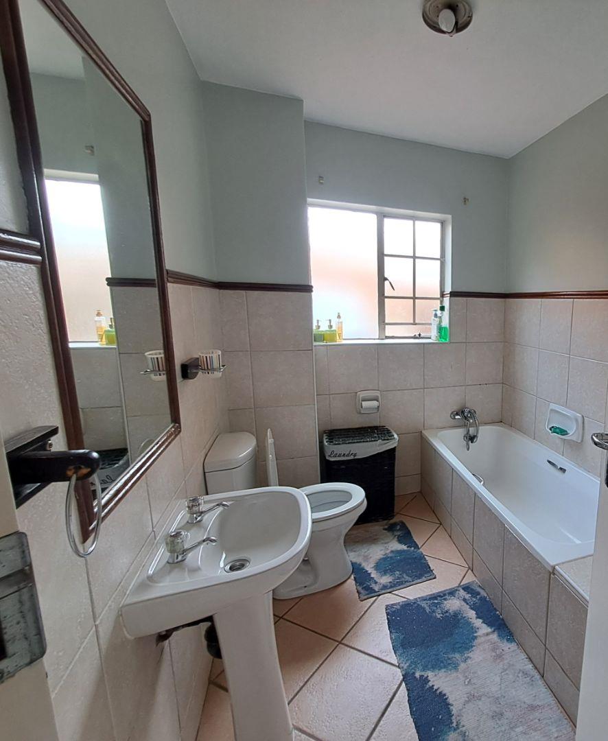 3 Bedroom Property for Sale in Eco Park Gauteng