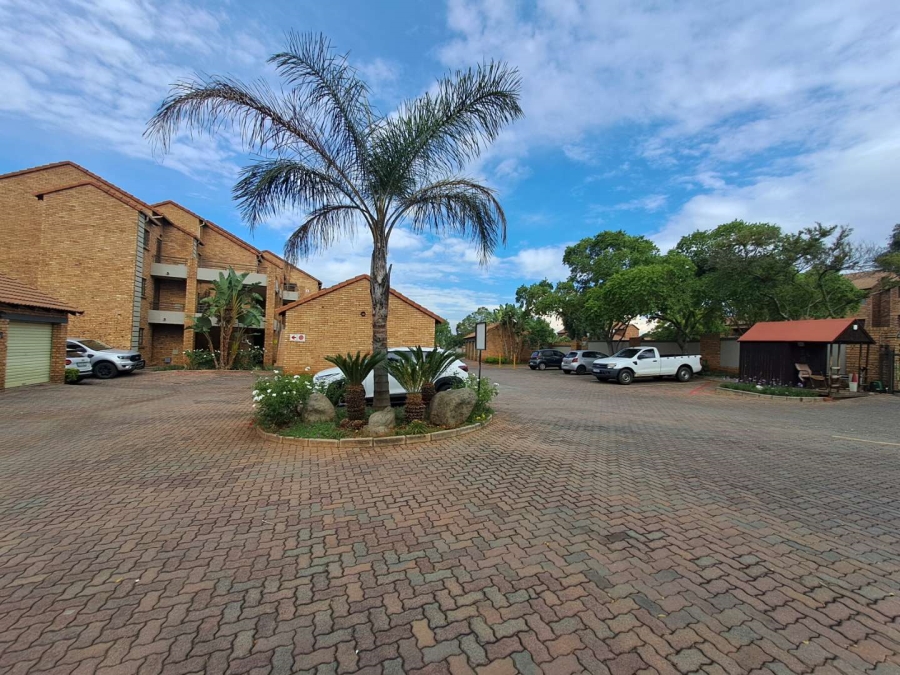 3 Bedroom Property for Sale in Eco Park Gauteng