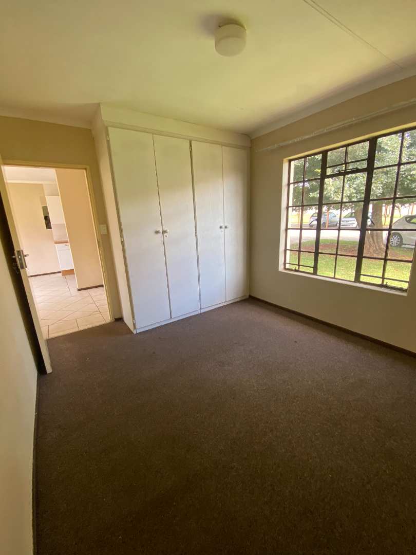 To Let 2 Bedroom Property for Rent in Roodepoort West Gauteng