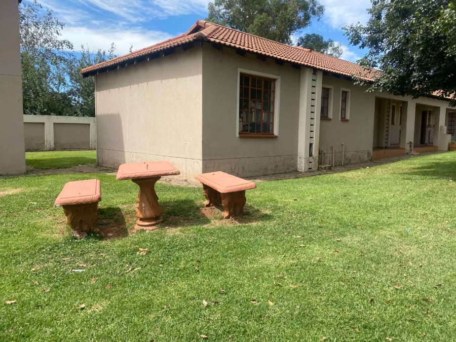To Let 2 Bedroom Property for Rent in Roodepoort West Gauteng