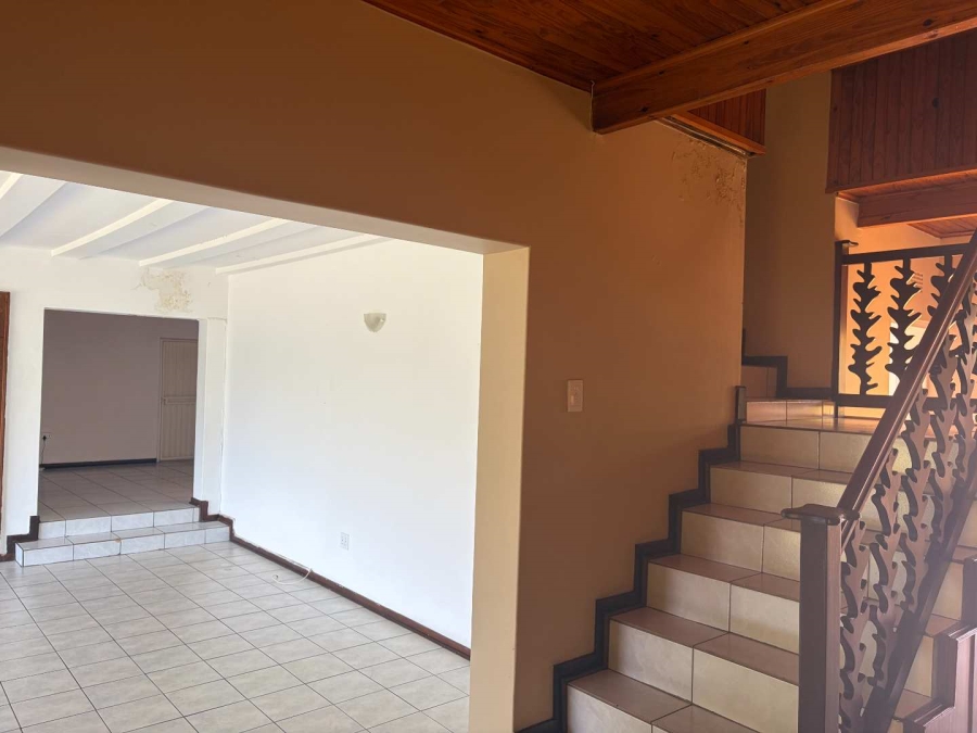 4 Bedroom Property for Sale in Noordheuwel Gauteng