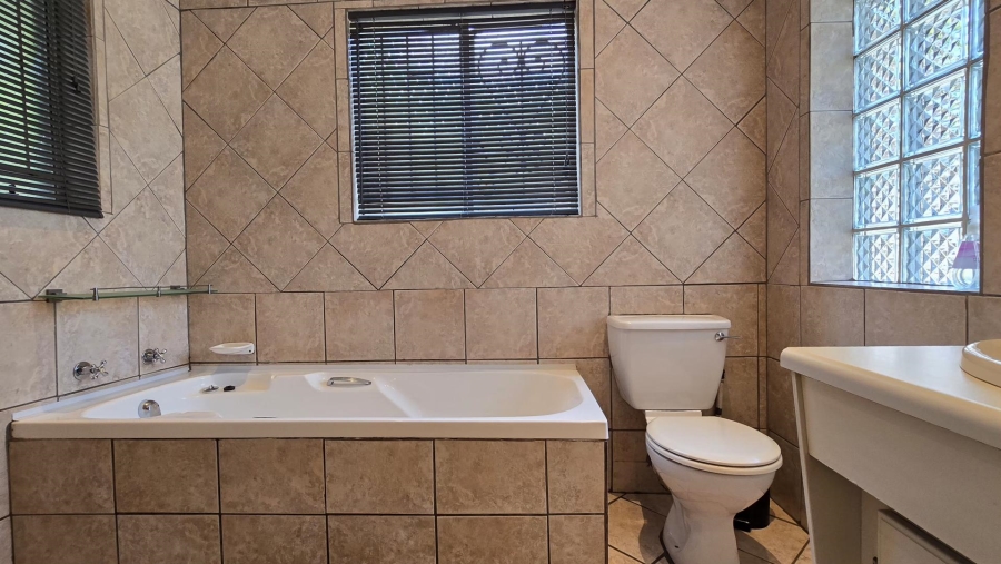 3 Bedroom Property for Sale in Albemarle Ext 2 Gauteng