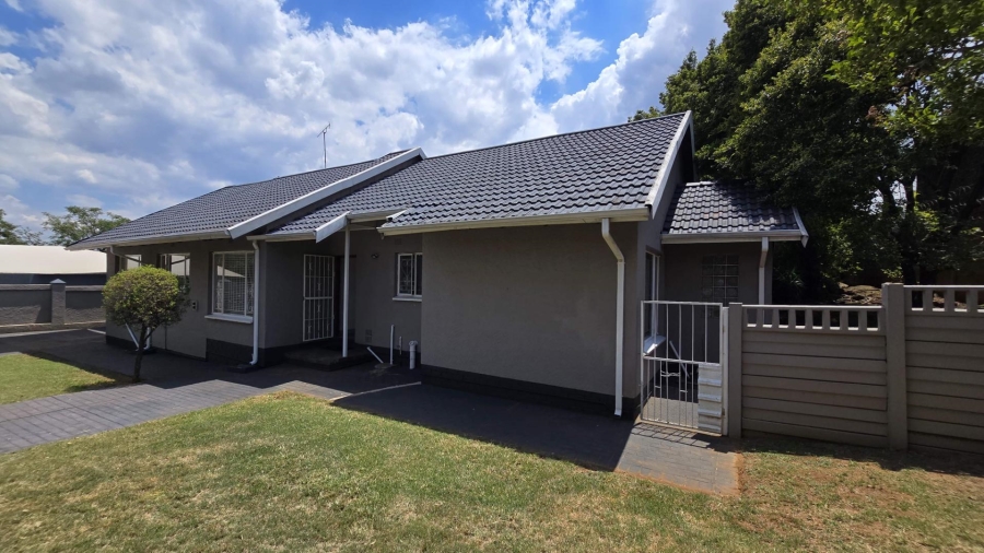 3 Bedroom Property for Sale in Albemarle Ext 2 Gauteng