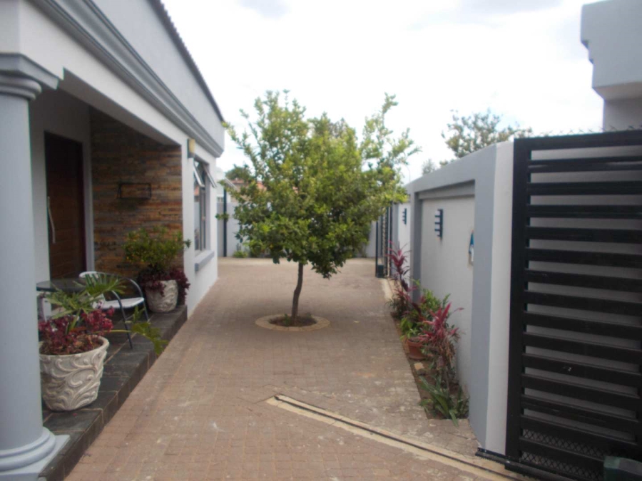 4 Bedroom Property for Sale in Palm Ridge Gauteng
