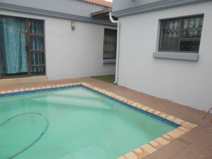 4 Bedroom Property for Sale in Palm Ridge Gauteng