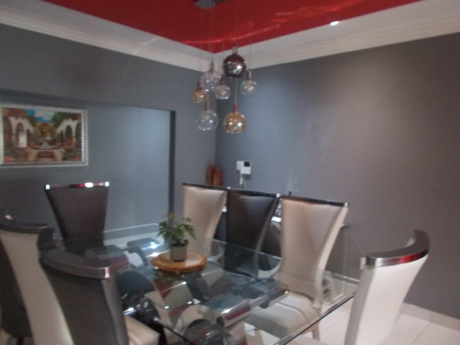 4 Bedroom Property for Sale in Palm Ridge Gauteng