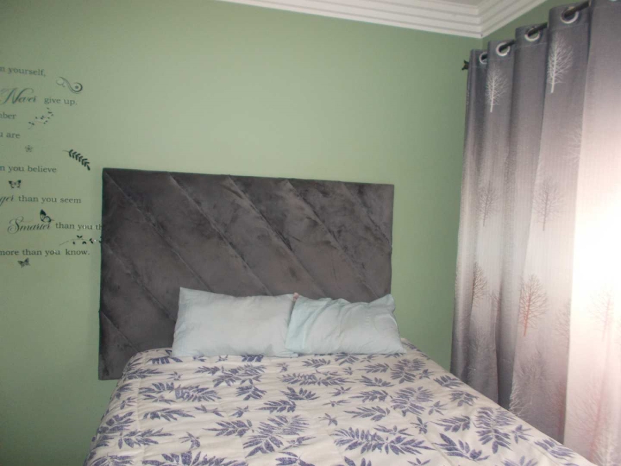 4 Bedroom Property for Sale in Palm Ridge Gauteng