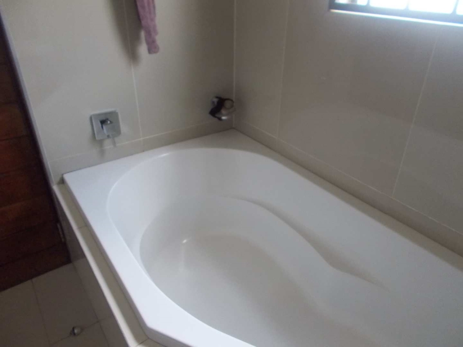 4 Bedroom Property for Sale in Palm Ridge Gauteng