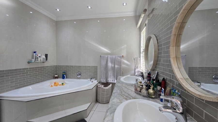 4 Bedroom Property for Sale in Meyersdal Gauteng