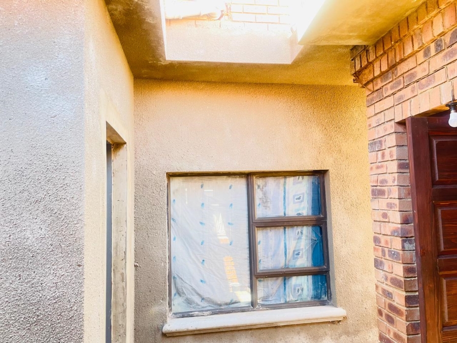 4 Bedroom Property for Sale in Tladi Gauteng