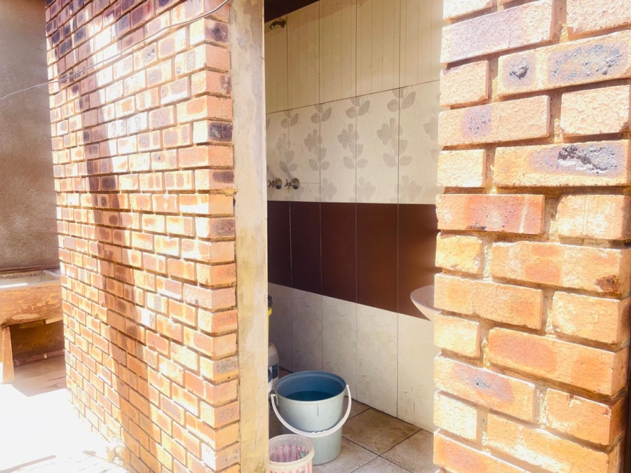 4 Bedroom Property for Sale in Tladi Gauteng