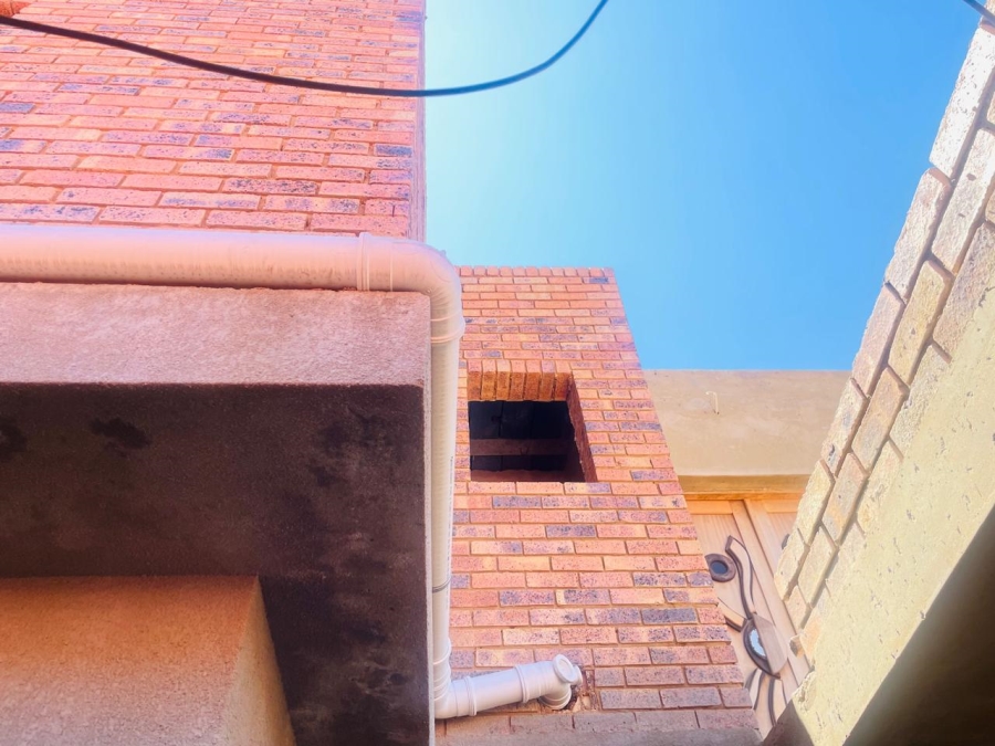 4 Bedroom Property for Sale in Tladi Gauteng