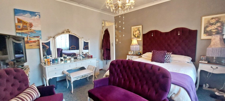 4 Bedroom Property for Sale in Raceview Gauteng