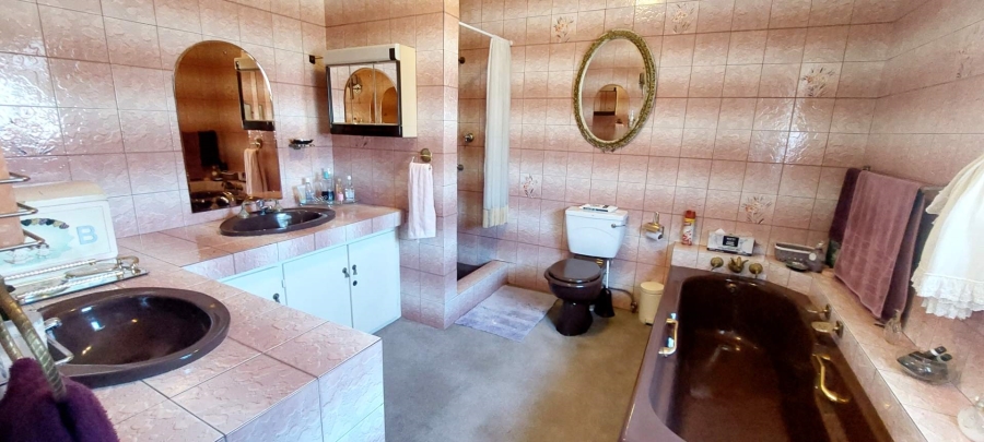 4 Bedroom Property for Sale in Raceview Gauteng