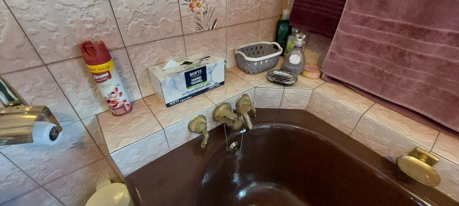 4 Bedroom Property for Sale in Raceview Gauteng