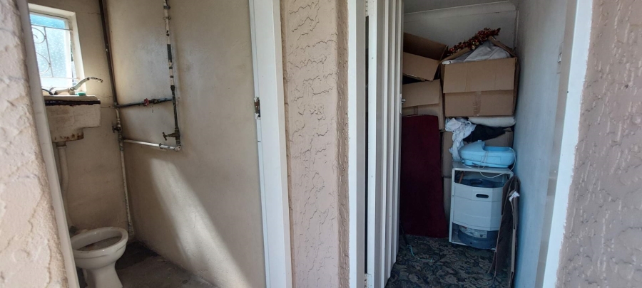 4 Bedroom Property for Sale in Raceview Gauteng