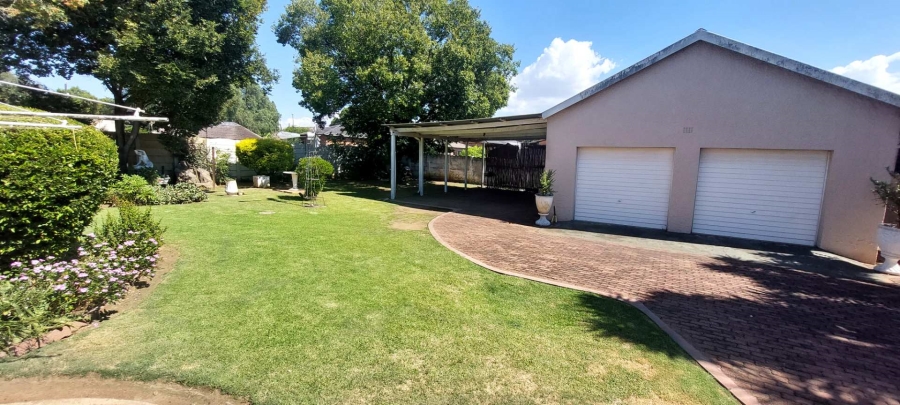 4 Bedroom Property for Sale in Raceview Gauteng