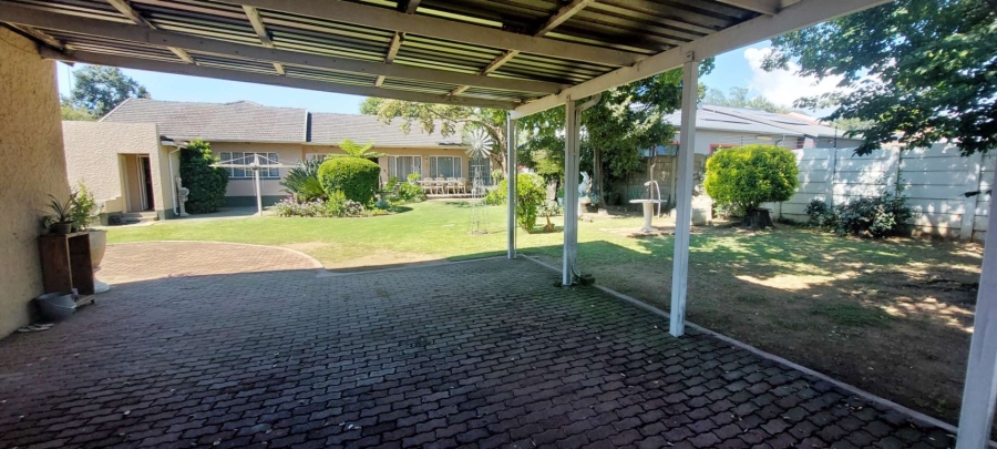 4 Bedroom Property for Sale in Raceview Gauteng