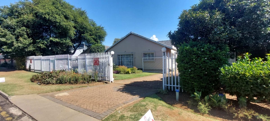 4 Bedroom Property for Sale in Raceview Gauteng