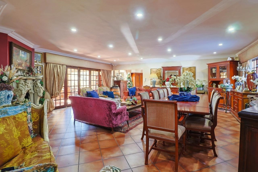 6 Bedroom Property for Sale in Alberante Gauteng