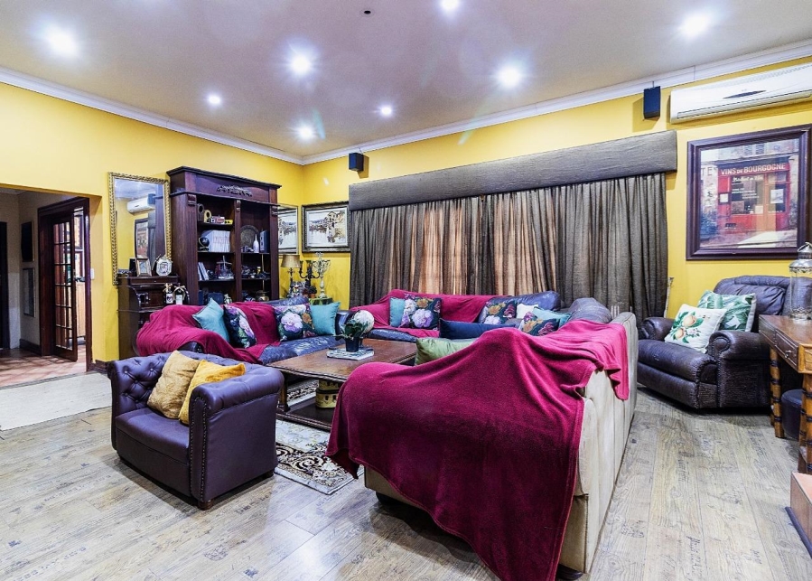 6 Bedroom Property for Sale in Alberante Gauteng