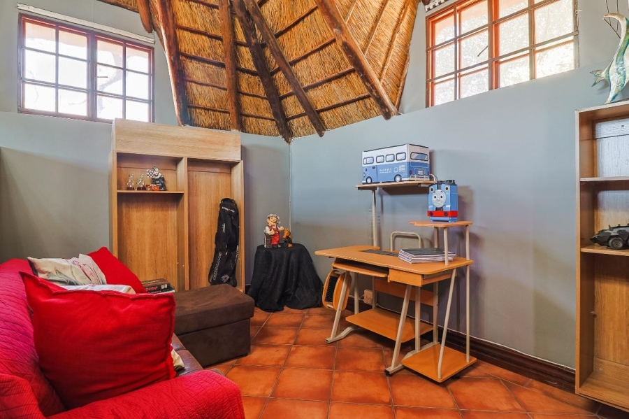 6 Bedroom Property for Sale in Alberante Gauteng