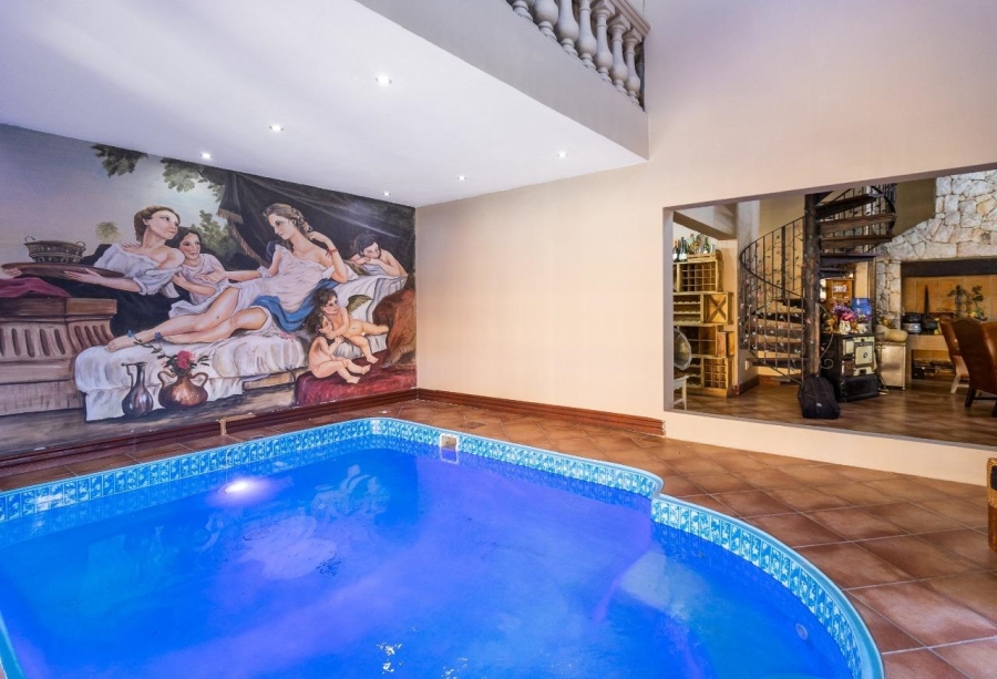 6 Bedroom Property for Sale in Alberante Gauteng