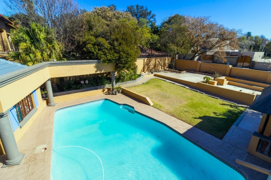 6 Bedroom Property for Sale in Alberante Gauteng