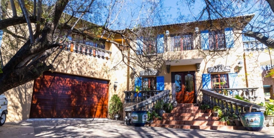 6 Bedroom Property for Sale in Alberante Gauteng